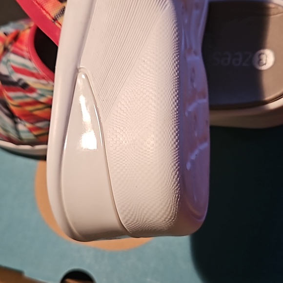 BZEES SMILE II - Picture 7 of 8